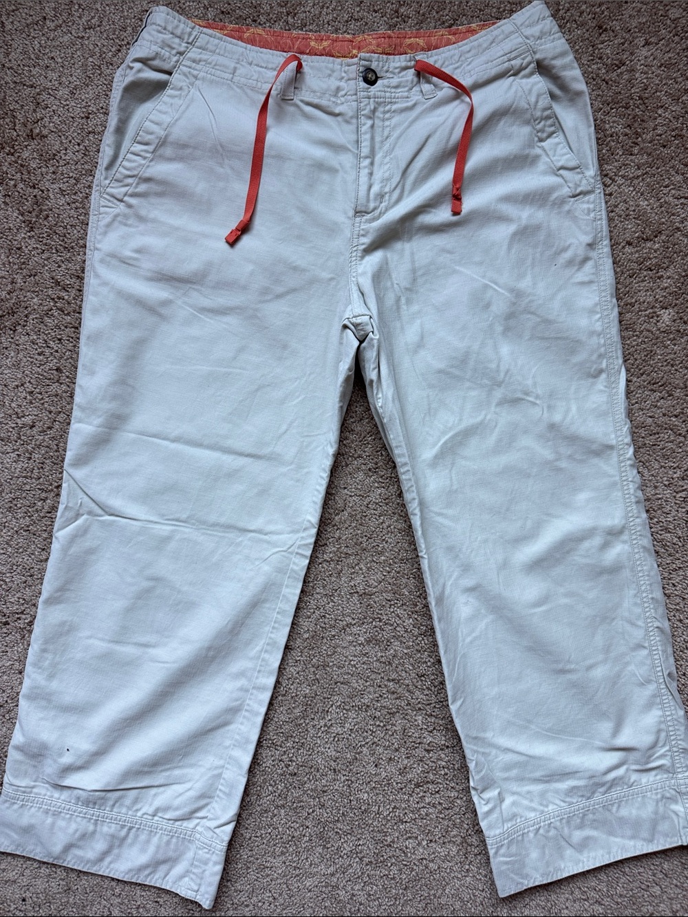 Horny Toad Light Gray Capris with Red Drawstring